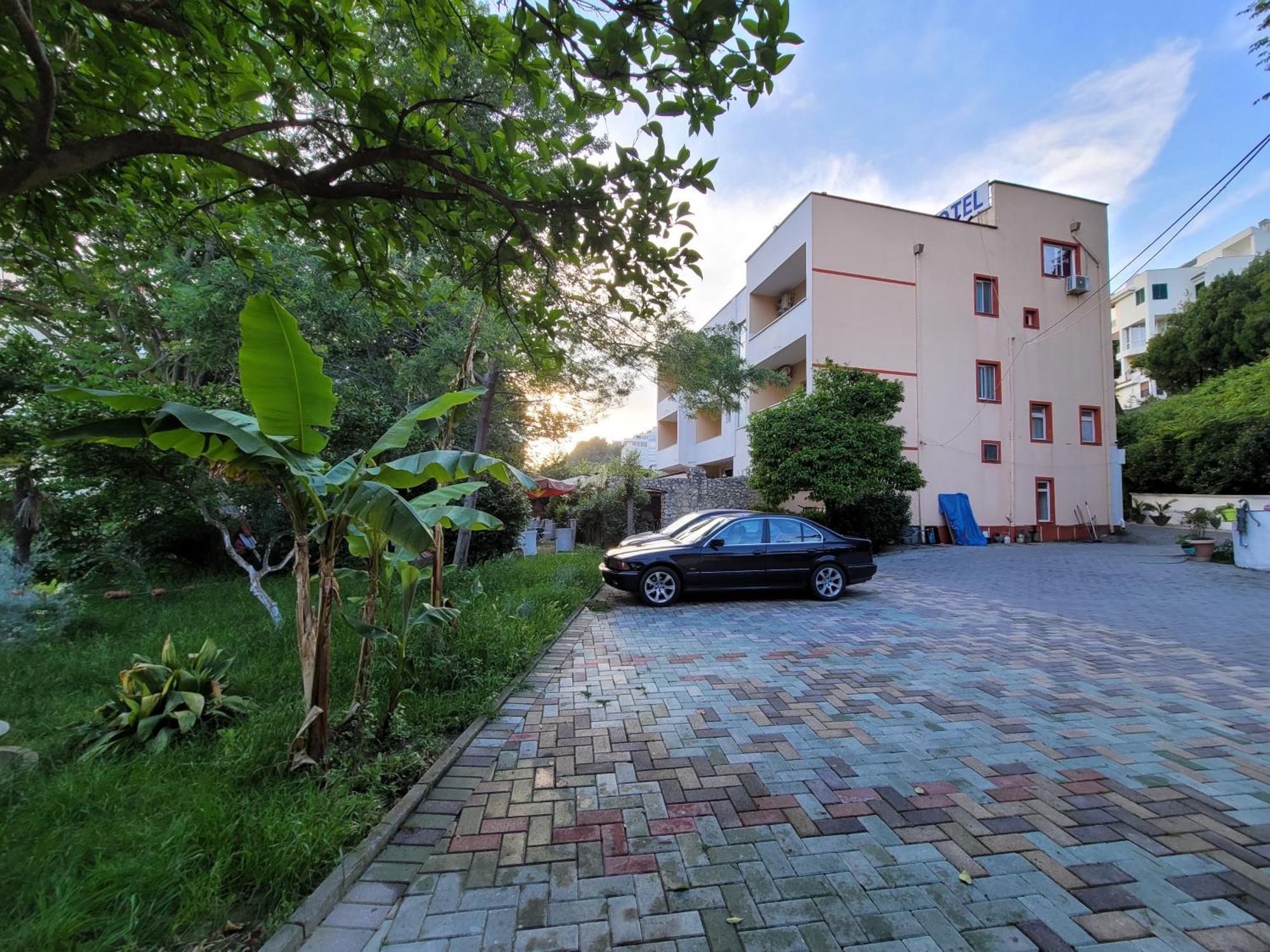 Top View Hostel ดูร์เรส ภายนอก รูปภาพ